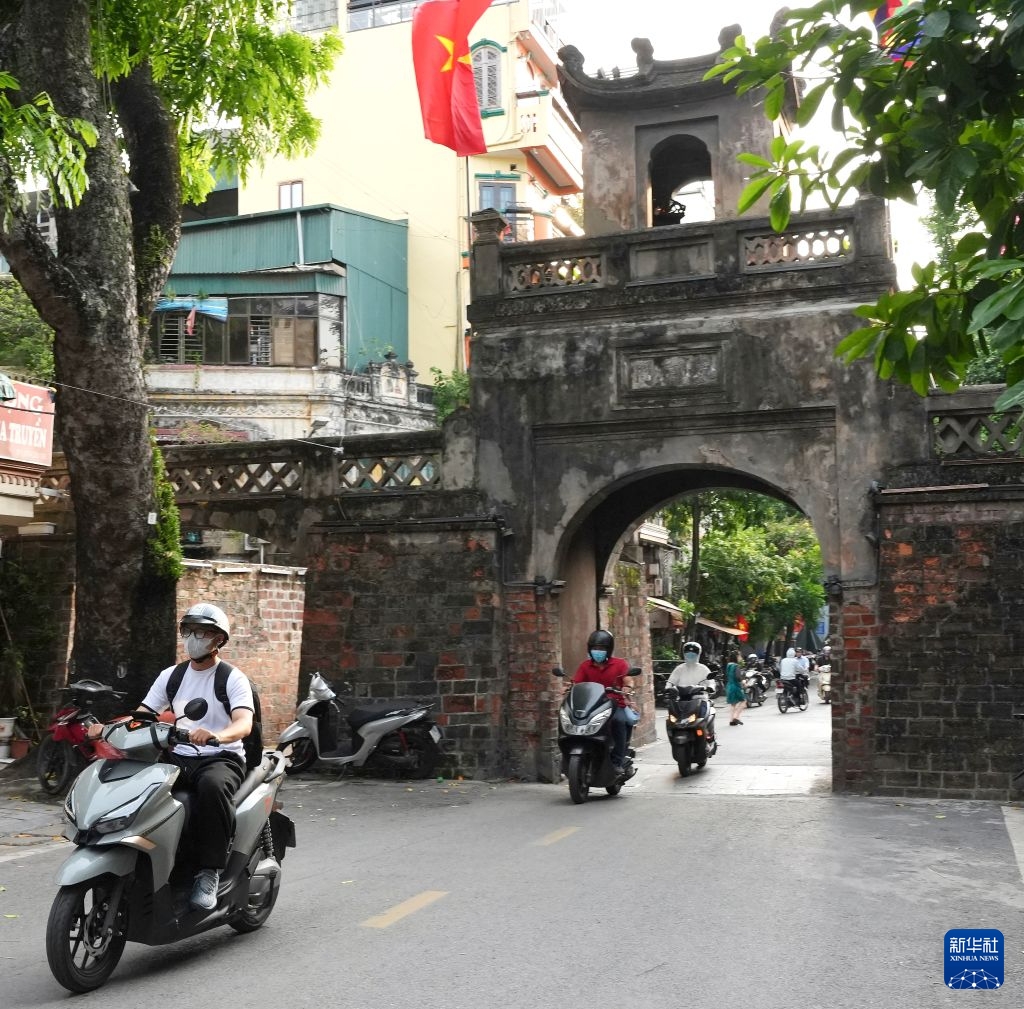 Xe máy điện Trung Quốc phủ sóng tại Hà Nội