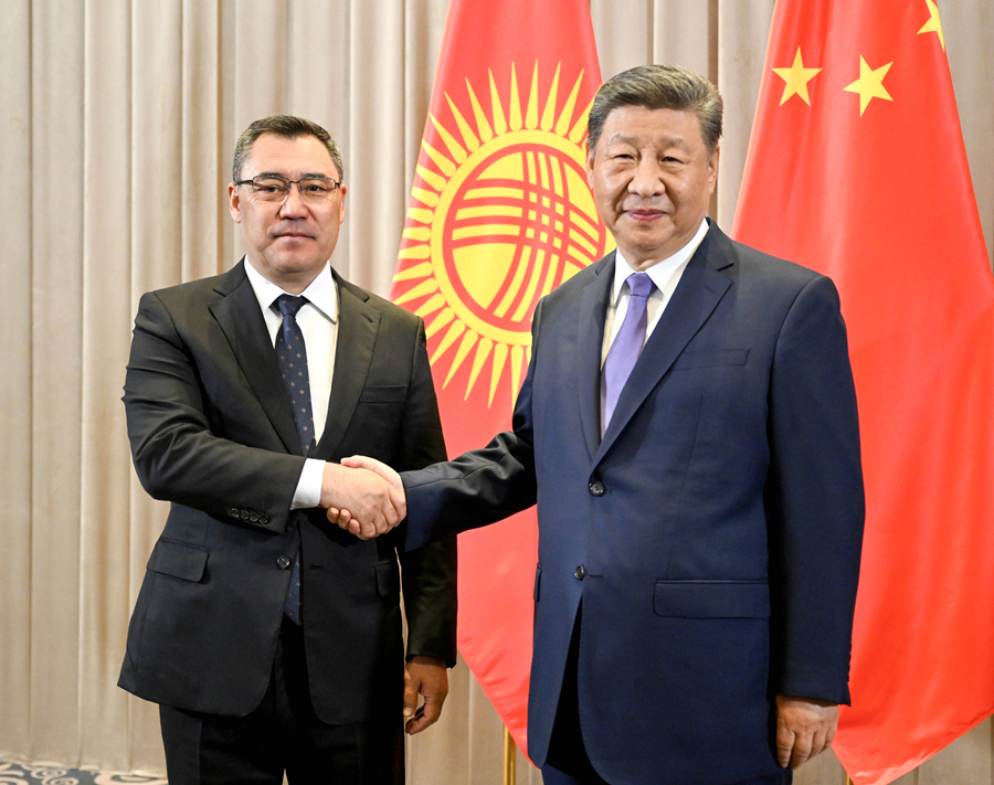 Chủ tịch Trung Quốc Tập Cận Bình hội đàm với Tổng thống Kyrgyzstan