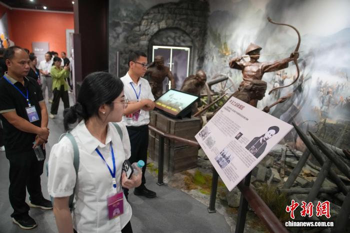 Bằng Tường, Quảng Tây: Lễ gắn biển Trung tâm Trưng bày lịch sử hữu nghị Trung – Việt và Nhà trưng bày lịch sử Hữu Nghị Quan