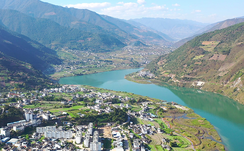 Sông Lan Thương xanh biếc trong những ngày đông