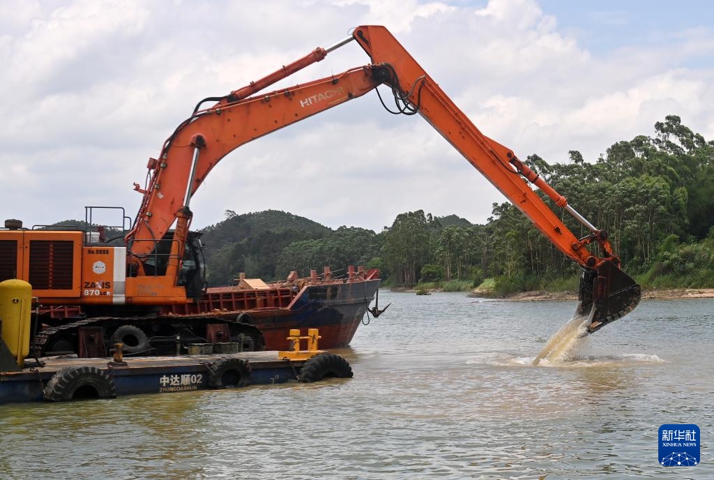 Kênh đào Bình Lục được xây dựng đúng tiến độ