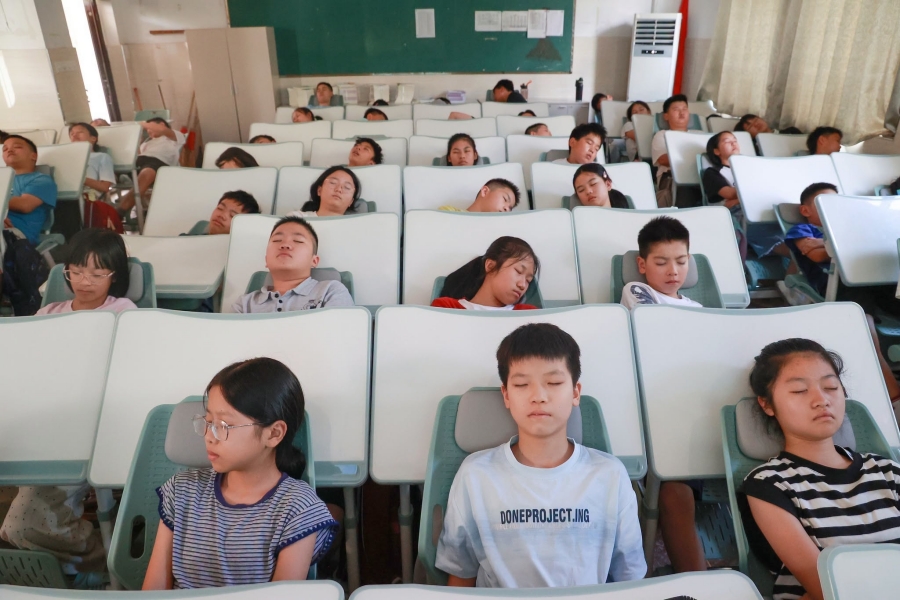 Học sinh tại Chiết Giang được trang bị ghế nằm ngủ trưa