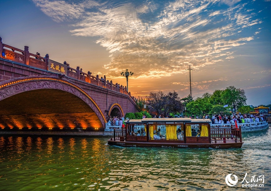 Hà Nam: Du ngoạn sông Biện trong đêm thu hút du khách