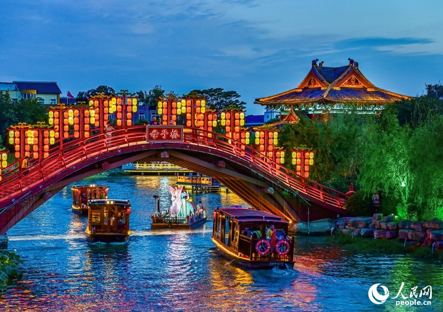 Hà Nam: Du ngoạn sông Biện trong đêm thu hút du khách