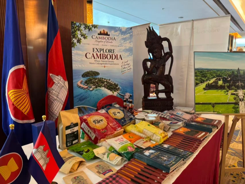 Triển lãm sản phẩm ASEAN tại sự kiện. Ảnh: Chu Hồng Chi - Nhân Dân nhật báo điện tử