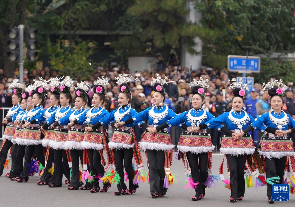 Lễ diễu hành vũ điệu di sản văn hóa phi vật thể diễn ra tại Liêu Ninh