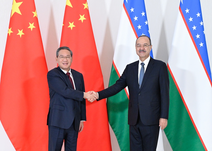 Chiều ngày 17/10, Thủ tướng Lý Cường hội đàm với Thủ tướng Uzbekistan Abdulla Aripov. (Ảnh: Tân Hoa xã)